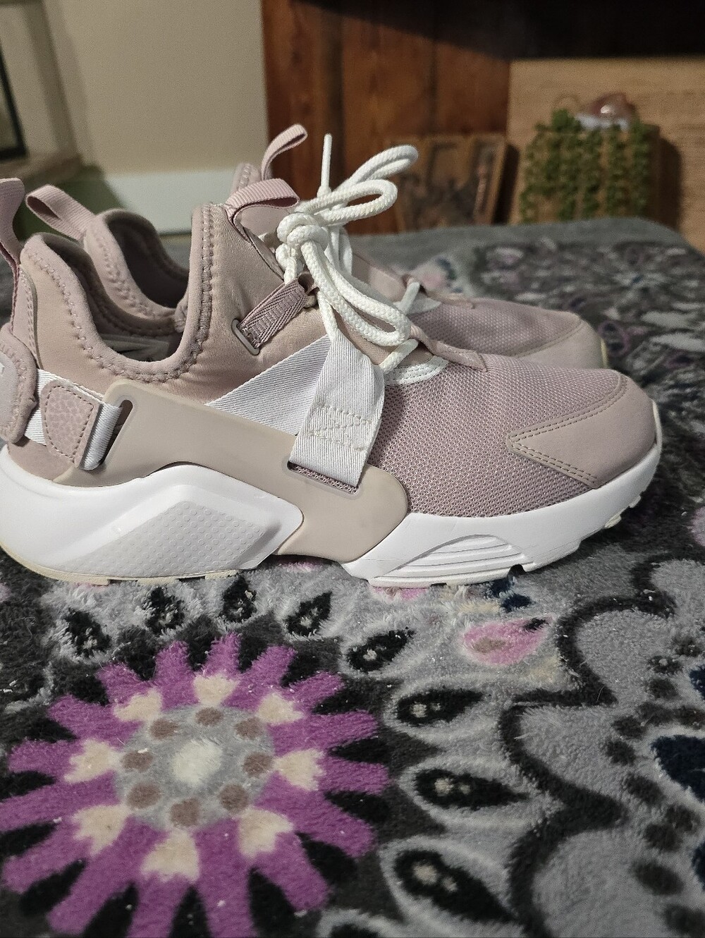 Nike Air Huarache City Low Particle Rose Women’s 7.5 Pink AH6804-600